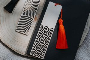 Lesezeichen aus Holz Maze Bookmark
