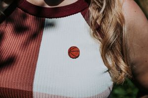 Holzbrosche Basketball ball Brooch