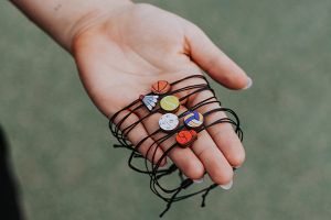 Zartes Armband Box Glove Wooden Bracelet